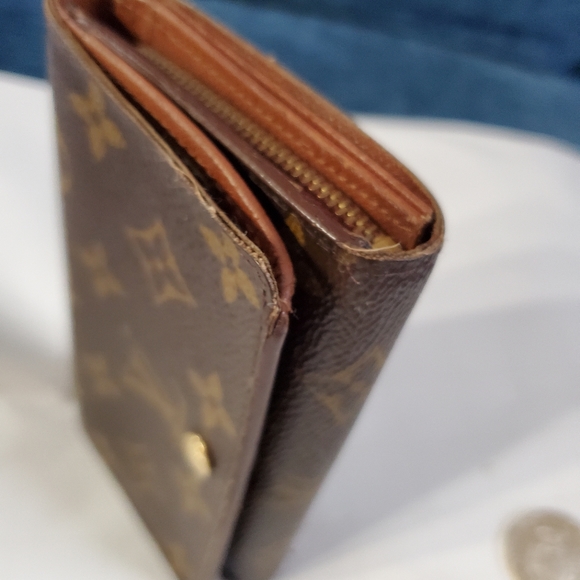 Louis Vuitton Monogram Snap Tresor Wallet - Picture 8 of 15